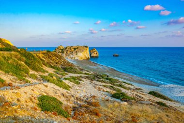 Günbatımı Petra tou Romiou üzerinde ne yazık ki Aphordite'nın rock görüntülemek Cypru üzerinde