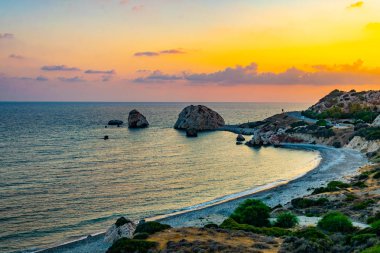 Günbatımı Petra tou Romiou üzerinde ne yazık ki Aphordite'nın rock görüntülemek Cypru üzerinde