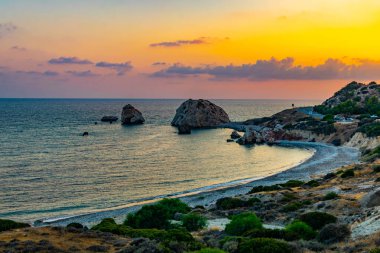 Günbatımı Petra tou Romiou üzerinde ne yazık ki Aphordite'nın rock görüntülemek Cypru üzerinde