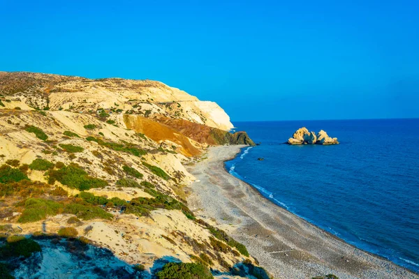 Eine Kleine Halbinsel Bietet Aussichtspunkt Über Petra Tou Romiou Alas — Stockfoto