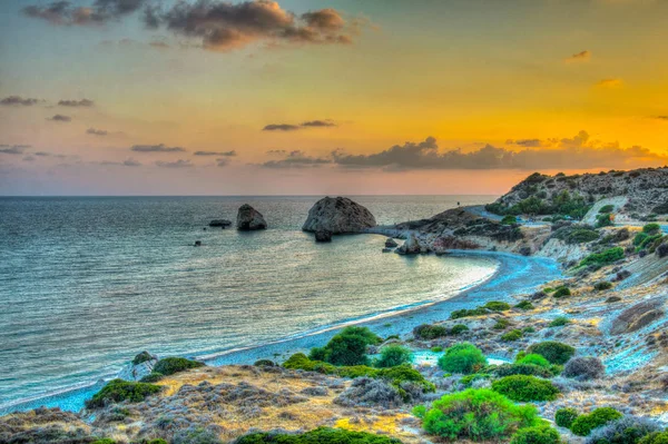 Solnedgång Utsikt Över Petra Tou Romiou Tyvärr Aphordite Rock Cypern — Stockfoto