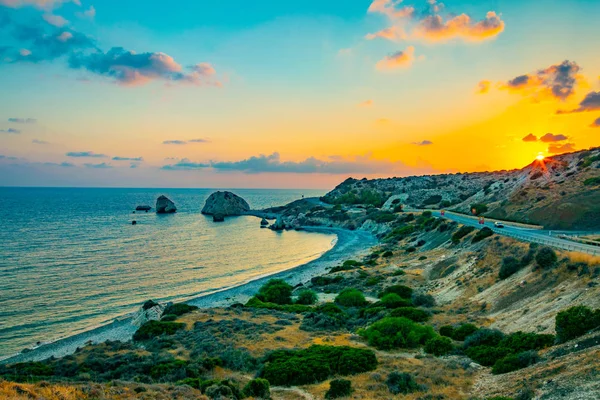 Solnedgång Utsikt Över Petra Tou Romiou Tyvärr Aphordite Rock Cypern — Stockfoto