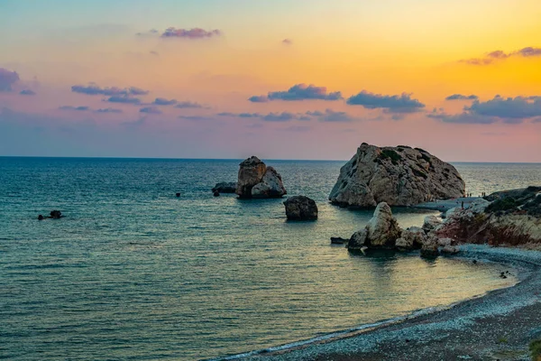 Günbatımı Petra Tou Romiou Üzerinde Yazık Aphordite Nın Rock Görüntülemek — Stok fotoğraf