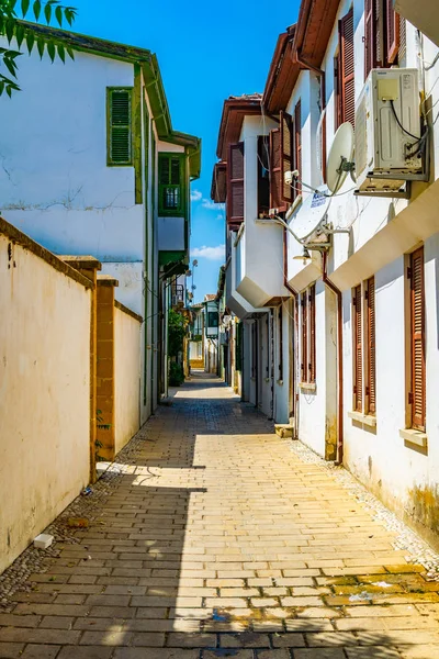 Lefkoşa, Cypru eski şehrin dar sokakta