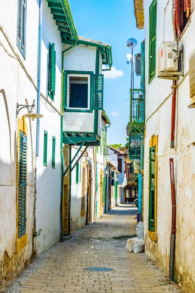 Lefkoşa, Cypru eski şehrin dar sokakta