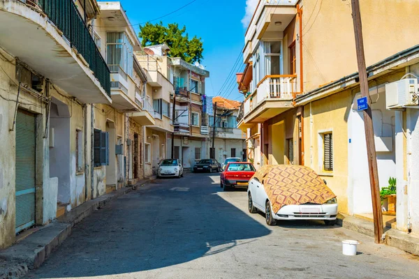 Lefkoşa, Cypru eski şehrin dar sokakta