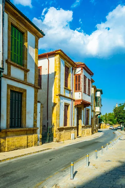 Lefkoşa, Cypru eski şehrin dar sokakta