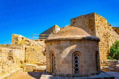 Girne Kalesi Kuzey Cypru yer alan sur