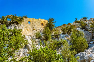 Kuzey Cypru Buffavento Kalesi kalıntıları ediyor