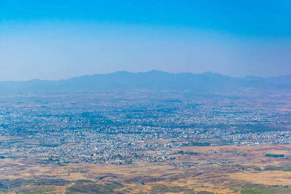 Nicosia/Lefkoşa Buffavento Kalesi: Cypru içinde havadan görünümü