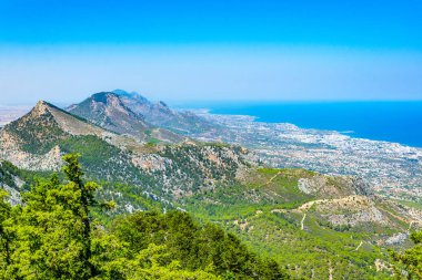 Girne/Girne Buffavento Kalesi: Cypru içinde havadan görünümü