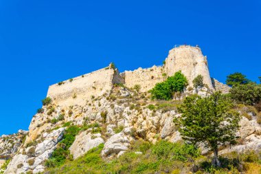 Kuzey Cypru Kantara kalesi kalıntıları ediyor