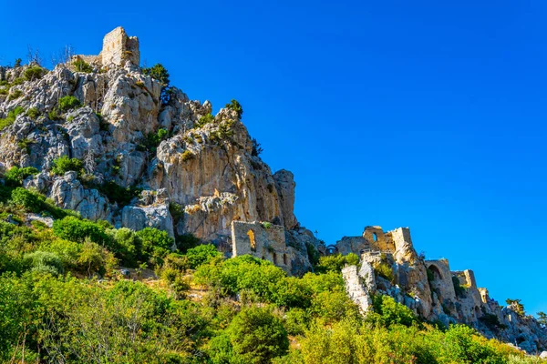 Ερείπια Του Κάστρου Του Αγίου Ιλαρίωνα Στο Βόρειο Διέ — Φωτογραφία Αρχείου