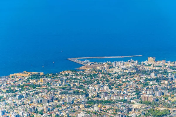 Cypru で聖イラリオン城から見るキレニア ギルネ — ストック写真