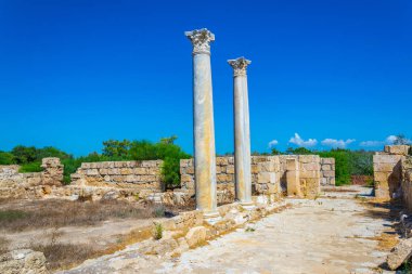 Famagusta, Cypru yakın Antik Salamis arkeolojik bölgesi hamamı kalıntıları