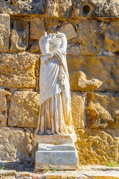 Utsikt Över Statyn Gamla Salamis Arkeologiska Platsen Nära Famagusta Cypern — Stockfoto