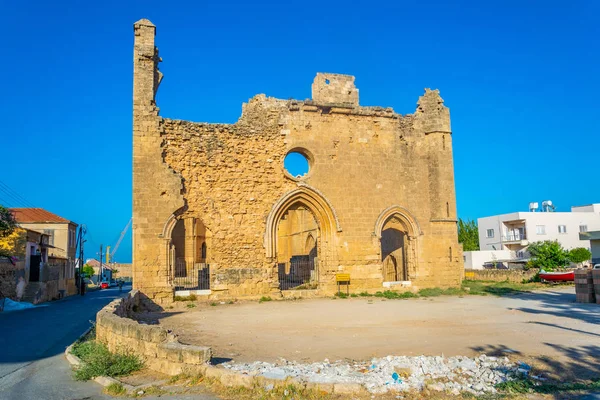 ファマグスタ Cypru のギリシャ人の教会の聖ジョージ — ストック写真