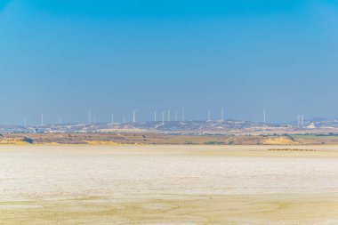 Larnaka Tuz Gölü, Cypru inşa Rüzgar enerji santralleri
