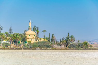 Kuru Larnaka göl, Cypru arkasında hala Sultan Tekessi Camii