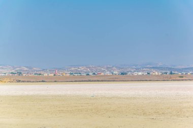 Larnaka yakın Tuz Gölü etrafında bizimkiler yaşar Cypru arkasında görüntülendi?
