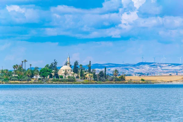 Hala Sultan Tekessi Moskee Bekeken Achter Een Zoutmeer Cypru — Stockfoto