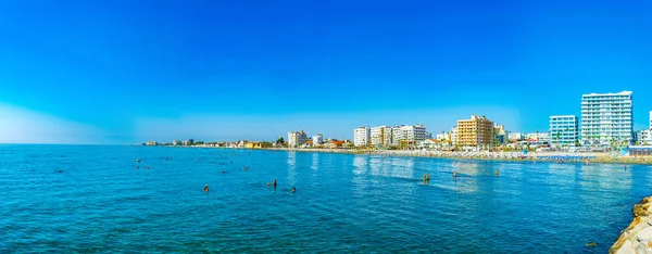 Larnaca Cyprus August 2017 Landscape Finikoudes Beach Larnaca Cypru — Stock Photo, Image
