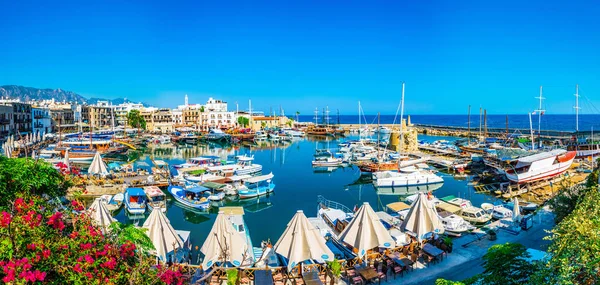 Kirenia Chipre Agosto 2017 Vista Puerto Kyrenia Girne Durante Soleado —  Fotos de Stock