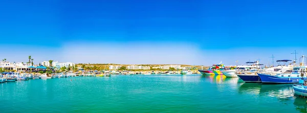 Agia Napa 塞浦路斯 2017年8月15日 Cypru Agia Napa 的旅游港口景观 — 图库照片