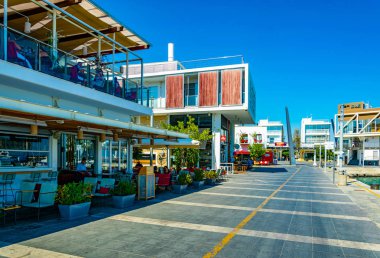 Limasol, Kıbrıs, 16 Ağustos 2017: Limassol, Cypru eski bağlantı noktası restoranlarda
