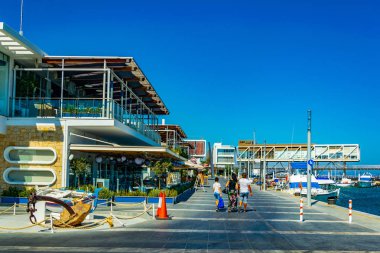 Limasol, Kıbrıs, 16 Ağustos 2017: Limassol, Cypru eski bağlantı noktası restoranlarda