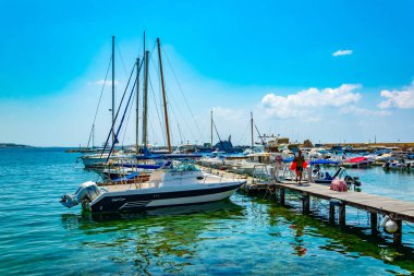 Pafos, Kıbrıs, 18 Ağustos 2017: Paphos, Cypru bir limanda görünümünü