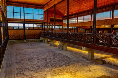 Paphos, Kıbrıs, 18 Ağustos 2017: Mozaik Paphos arkeolojik Park Cypru üzerinde