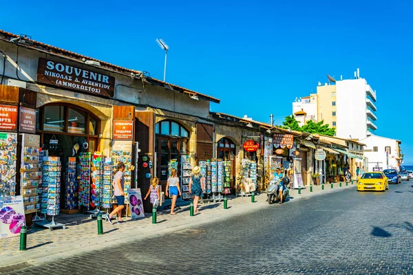 Larnaca Cyprus August 2017 Street Plentiful Tourist Shops Restaurants Larnaca — Stock Photo, Image