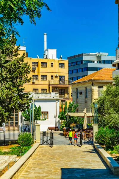 Limassol Cyprus Agosto 2017 Rua Estreita Centro Limassol Cypru — Fotografia de Stock