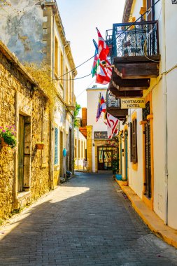 Girne, Kıbrıs, 25 Ağustos 2017: Girne, Cypru eski kasaba dar sokakta