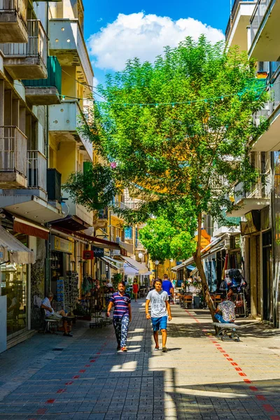 Nicosia Chipre Agosto 2017 Multidão Está Movendo Pela Rua Ledra — Fotografia de Stock