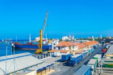 Famagusta, Kıbrıs, 28 Ağustos 2017: Famagusta bir limanda bir güneşli yaz günü, Cypru sırasında görünümünü