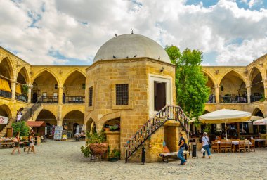Lefkoşa, Kıbrıs, 29 Ağustos 2017: Eski bir tüccar otel - büyük görünümünü dönüştürülmüş bir modern turistik, Lefkoşa, Cypru han -