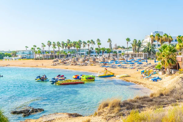 Agia Napa Zypern August 2017 Die Menschen Genießen Einen Sonnigen — Stockfoto