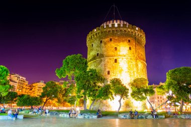 Thessaloniki, Greec beyaz kulesinde gece görünümü