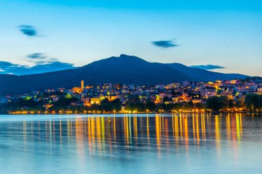 Günbatımı kastoria, Greec üzerinde
