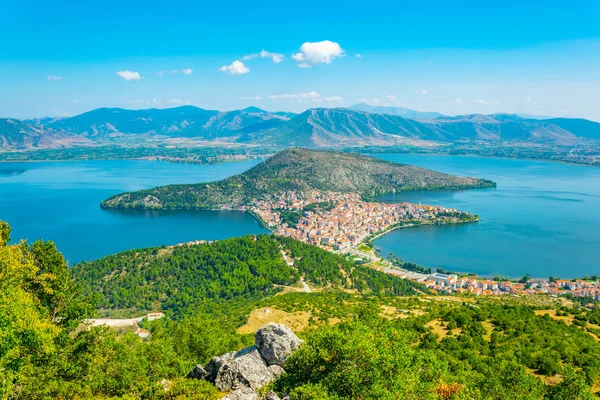 Widok Lotu Ptaka Greckie Miasta Kastoria Otoczony Orestiada Lak — Zdjęcie stockowe