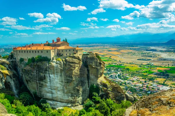 Pyhän Tapanin Luostari Meteorassa Kreikassa — kuvapankkivalokuva