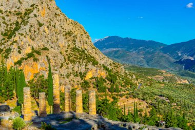 Antik Delphi, Greec Apollon Tapınağı kalıntıları