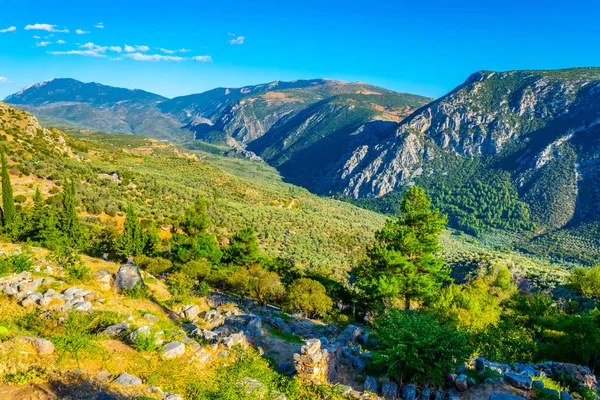 Delphi, Greec yakınındaki dağ silsilesi