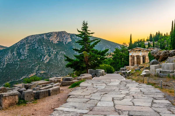 Veduta Tramonto Del Tesoro Ateniese Presso Antico Sito Delfi Grecia — Foto Stock