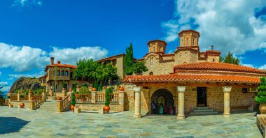 Meteora, Yunanistan, 12 Eylül 2017: Courtyard Meteora, Greec, Varlaam Manastırı