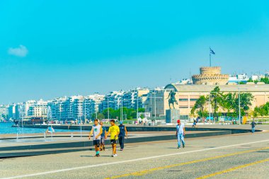 Thessaloniki, Yunanistan, 11 Eylül 2017: Beyaz kule sahil mesire Selanik'te, Greec,