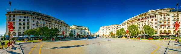 Thessaloniki Griekenland September 2017 Mensen Lopen Het Aristotelous Plein Thessaloniki — Stockfoto