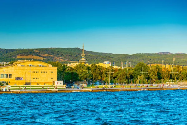 Thessaloniki Görögország 2017 Szeptember Emberek Élvezik Tengerparti Sétányon Található Thessaloniki — Stock Fotó